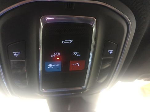 Used 2024 Jeep Grand Cherokee L Laredo image 22