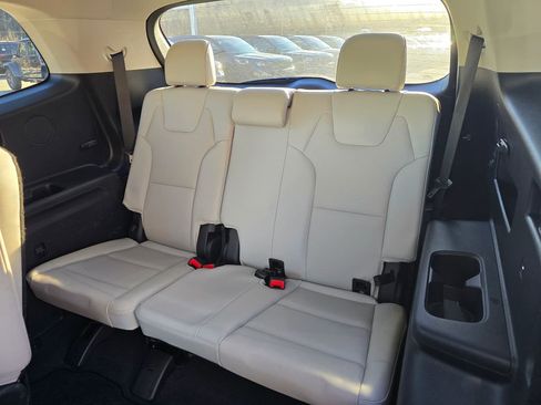 Used 2023 Kia Telluride S w/ S Sunroof Package image 11