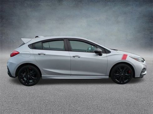 Certified 2018 Chevrolet Cruze LT w/ Sun And Sound Package image 10