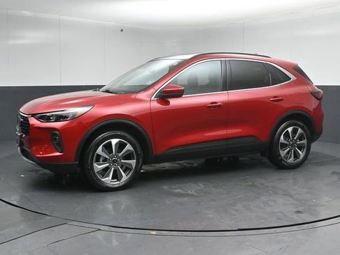 Used 2024 Ford Escape Platinum w/ Class II Trailer Tow Package image 4