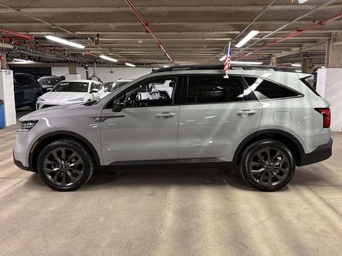 Used 2023 Kia Sorento SX Prestige image 2