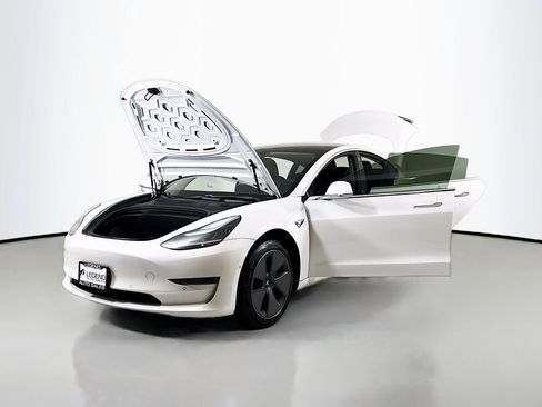 Used 2019 Tesla Model 3 Standard Range image 26