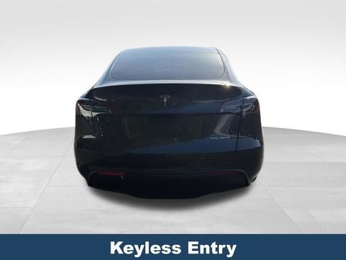 Used 2024 Tesla Model Y Long Range AWD/4WD image 9