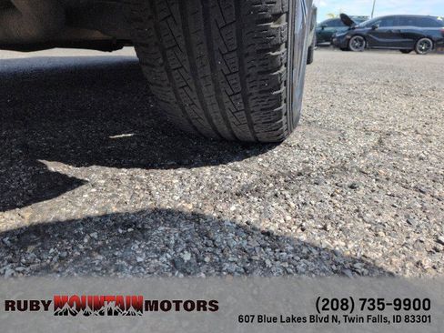 Used 2020 Chrysler Pacifica Touring-L Plus FWD image 9