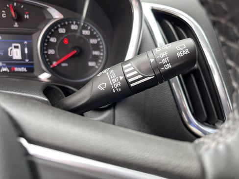 Used 2023 Chevrolet Equinox LT image 21