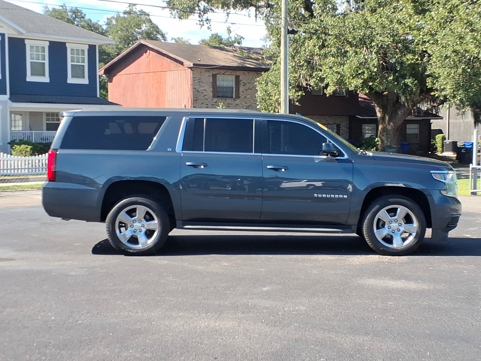 Used 2019 Chevrolet Suburban LT RWD image 5