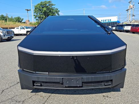 Used 2024 Tesla Cybertruck AWD Crew Cab image 2
