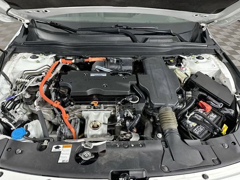 Used 2018 Honda Accord Touring image 32