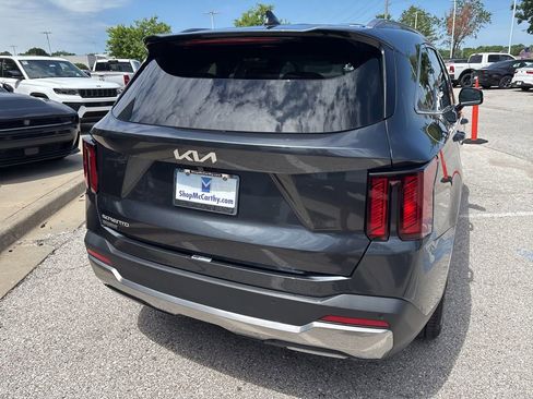 Used 2024 Kia Sorento S FWD image 24