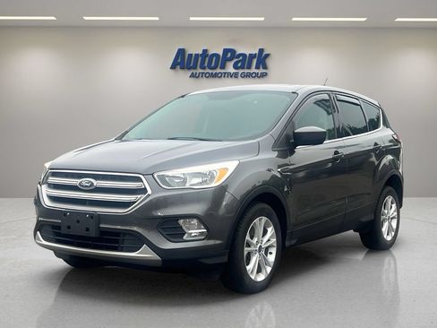 Used 2017 Ford Escape SE AWD/4WD image 3