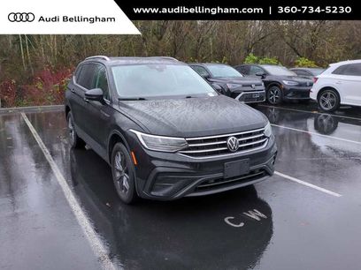 Used 2023 Volkswagen Tiguan SE w/ Panoramic Sunroof Package