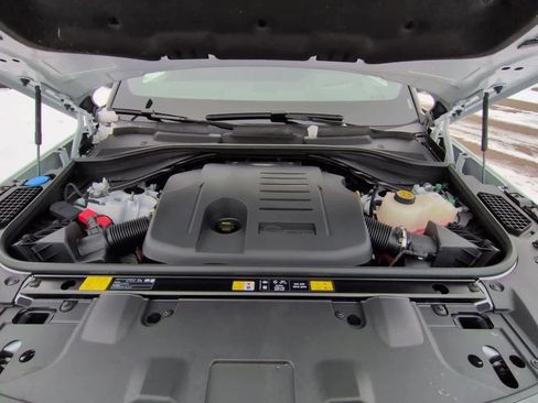 New 2026 Land Rover Range Rover Long Wheelbase SE image 14