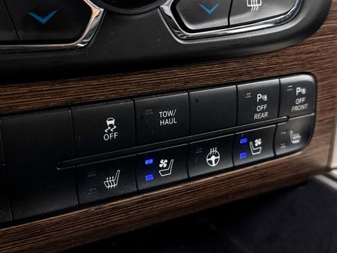 Used 2017 RAM 1500 Laramie w/ Convenience Group image 23