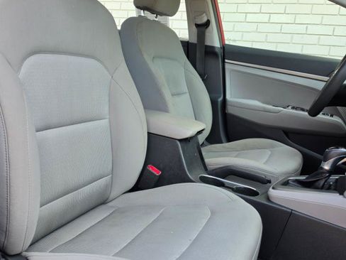Used 2017 Hyundai Elantra SE FWD image 12
