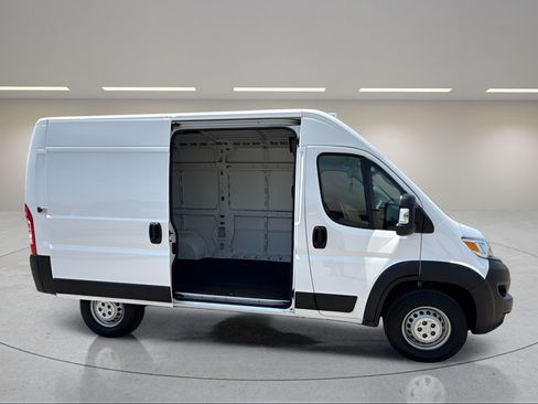 Used 2024 RAM ProMaster 1500 w/ Convenience Group FWD image 11