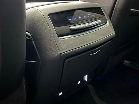 Used 2022 Cadillac Escalade Premium Luxury w/ LPO, Illumination Package image 23