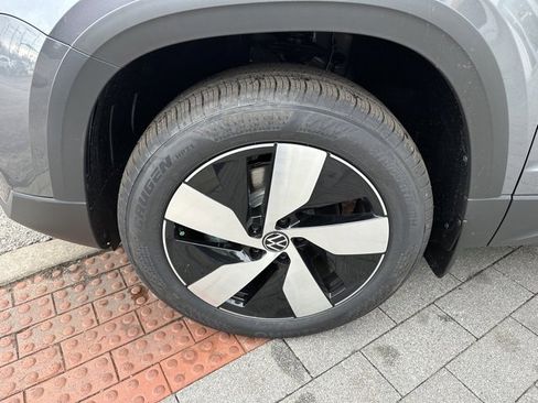 New 2026 Volkswagen Taos S image 9