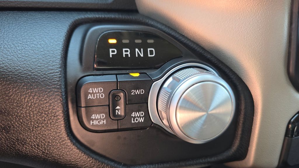 Used 2019 RAM 1500 Laramie AWD/4WD image 34
