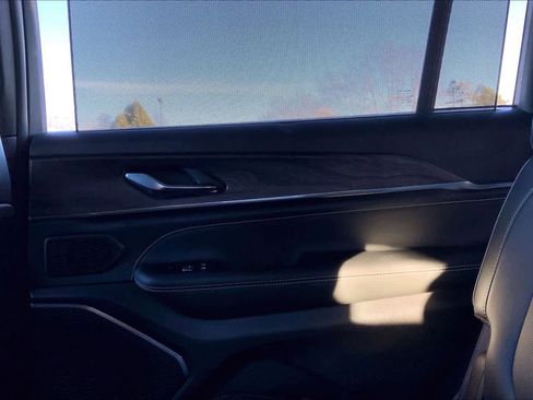 Used 2025 Jeep Grand Cherokee L Overland w/ Advanced Protech Group III image 36