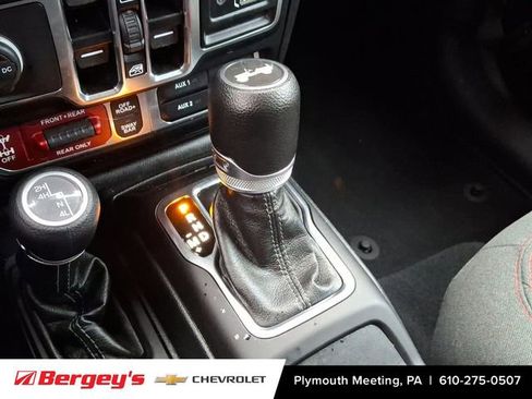 Used 2024 Jeep Wrangler Unlimited Rubicon image 17