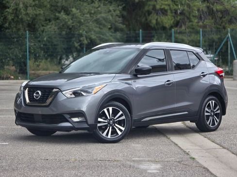 Used 2020 Nissan Kicks SR w/ SR Premium Package FWD image 20