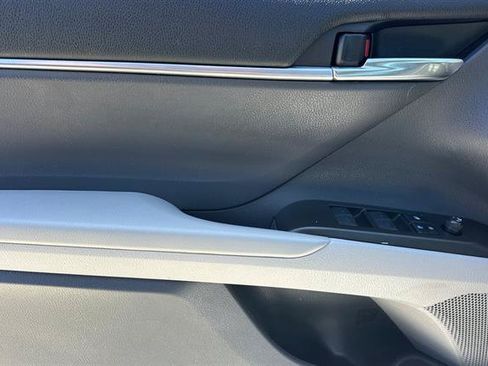 Used 2021 Toyota Camry SE FWD image 10