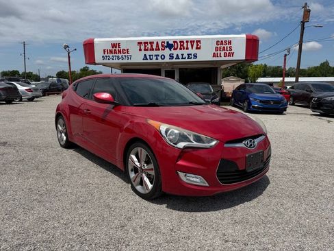 Used 2016 Hyundai Veloster w/ Option Group 02 FWD image 1
