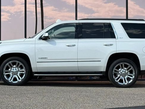 Used 2017 GMC Yukon SLT w/ Premium Edition AWD/4WD image 5