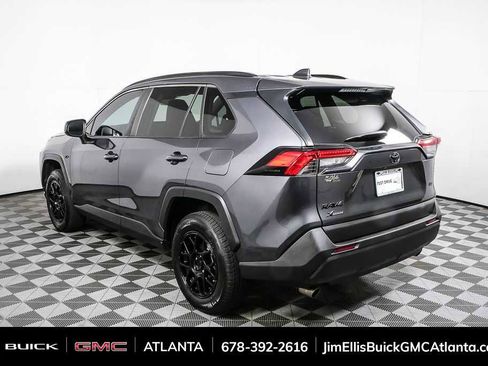 Used 2021 Toyota RAV4 LE image 3