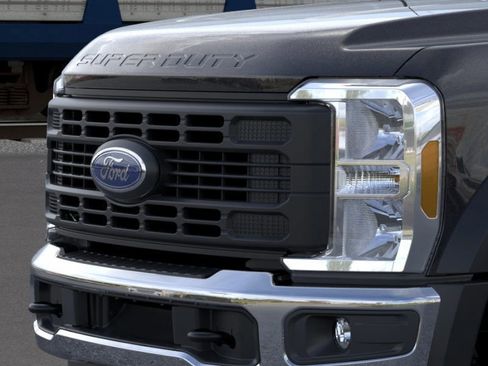 New 2026 Ford F450 XL w/ XL Chrome Package image 39