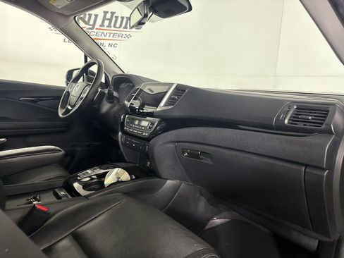 Used 2017 Honda Pilot Touring image 36
