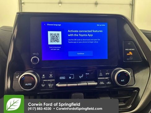 Used 2024 Toyota Highlander XLE image 29