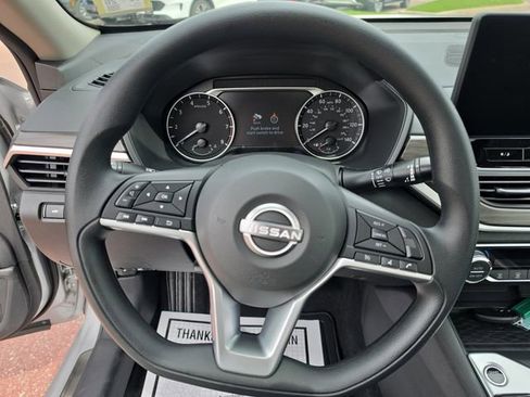 Used 2025 Nissan Altima 2.5 SV w/ SV Special Edition Package AWD/4WD image 14