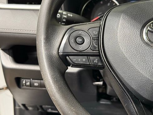 Used 2021 Toyota RAV4 LE AWD/4WD image 22