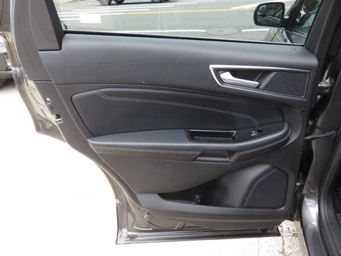 Used 2017 Ford Edge Titanium image 31