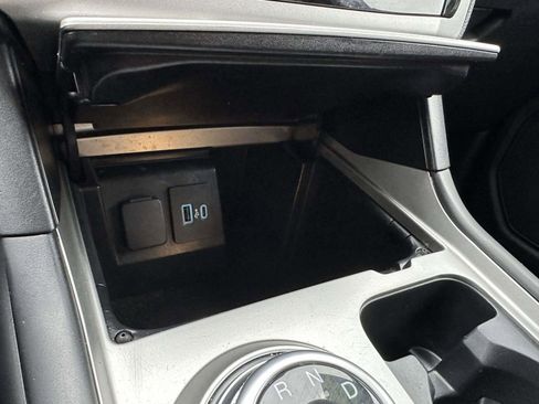 Used 2022 Ford Explorer XLT image 22