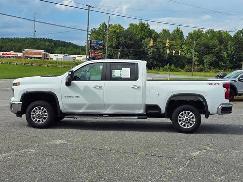 Used 2024 Chevrolet Silverado 2500 LT AWD/4WD image 21