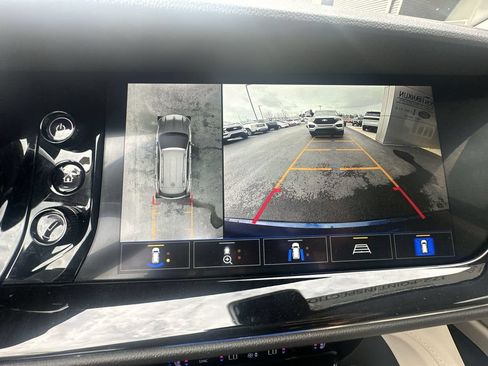 Used 2023 Buick Envision Avenir AWD/4WD image 25