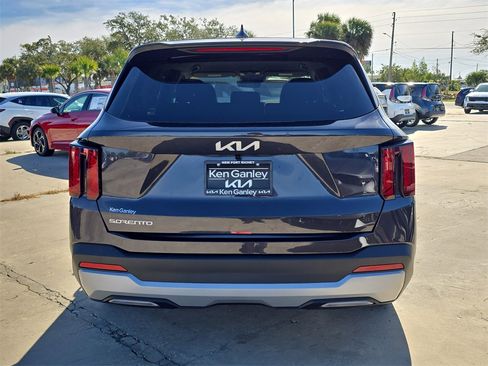 New 2026 Kia Sorento LX image 7