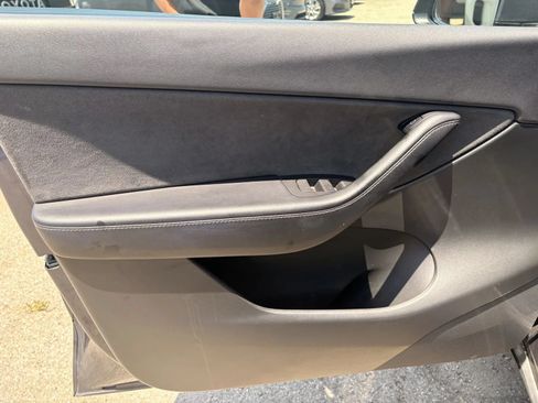Used 2021 Tesla Model Y Long Range AWD/4WD image 12