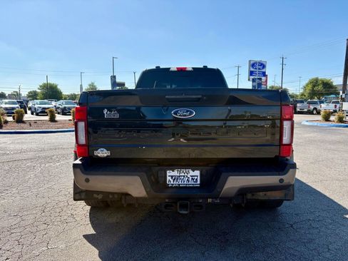 Used 2022 Ford F350 King Ranch w/ King Ranch Ultimate Package AWD/4WD image 4