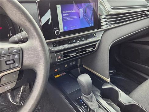 Used 2025 Toyota Camry LE image 14