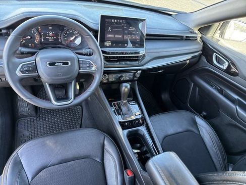 Used 2025 Jeep Compass Trailhawk AWD/4WD image 18