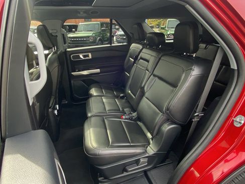 Certified 2022 Ford Explorer XLT w/ Equipment Group 202A image 23