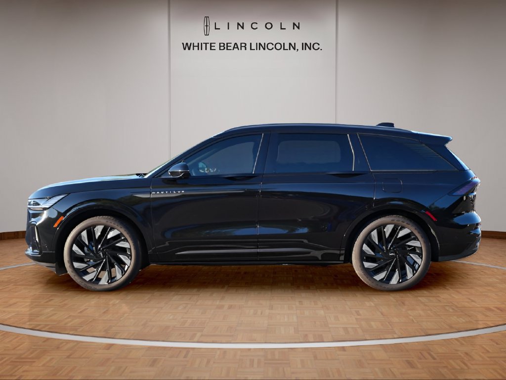 Used 2024 Lincoln Nautilus Reserve w/ Equipment Group 203A AWD/4WD image 15