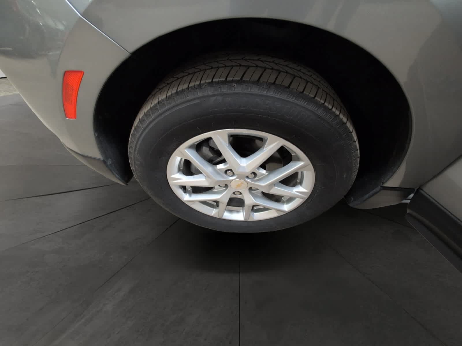 Used 2024 Chevrolet Equinox LT AWD/4WD image 14