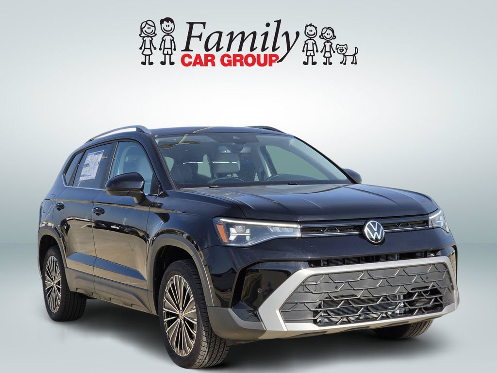 New 2027 Volkswagen Taos SE FWD image 2