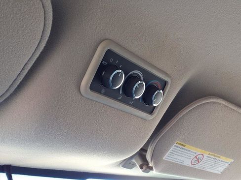 Used 2014 GMC Savana 2500 LT w/ LT Preferred Equipment Group image 16