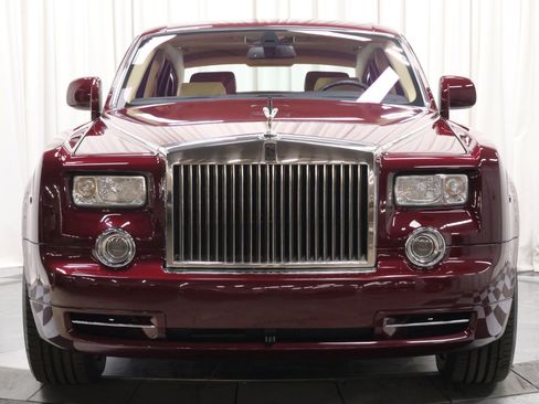 Used 2010 Rolls-Royce Phantom Sedan image 4