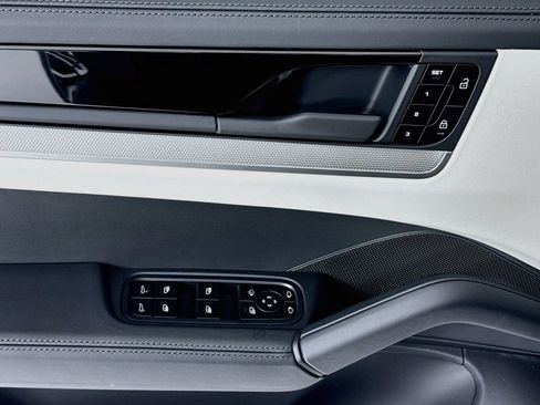 New 2026 Porsche Cayenne AWD/4WD image 11